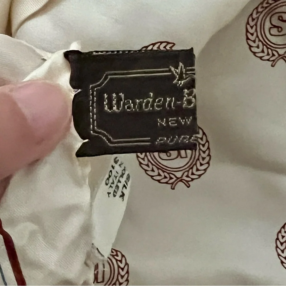 Vintage Warden Brooks,‎ Ltd Silk Scarf Hand rolled Made in Italy 25.5” x 25.5”